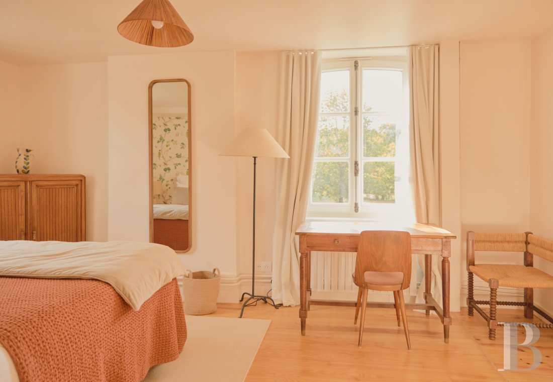 Dans le Gâtinais Val de Loing, au sud de Paris, une maison traditionnelle et sa grange rénovées dans un esprit contemporain - photo  n°22